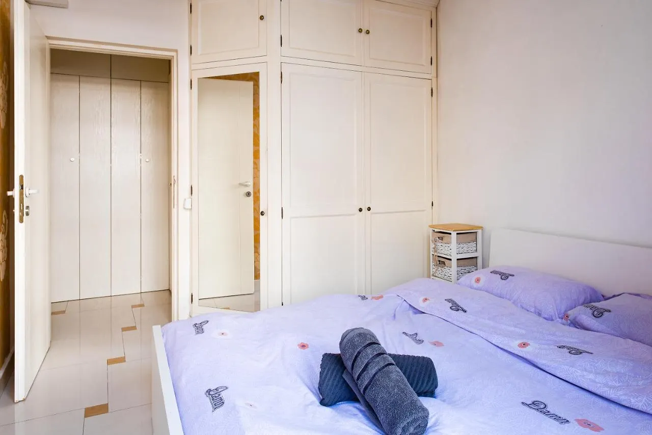 Down Town 1Br Apartment W Self Check In Bucharest 0*,  Romania